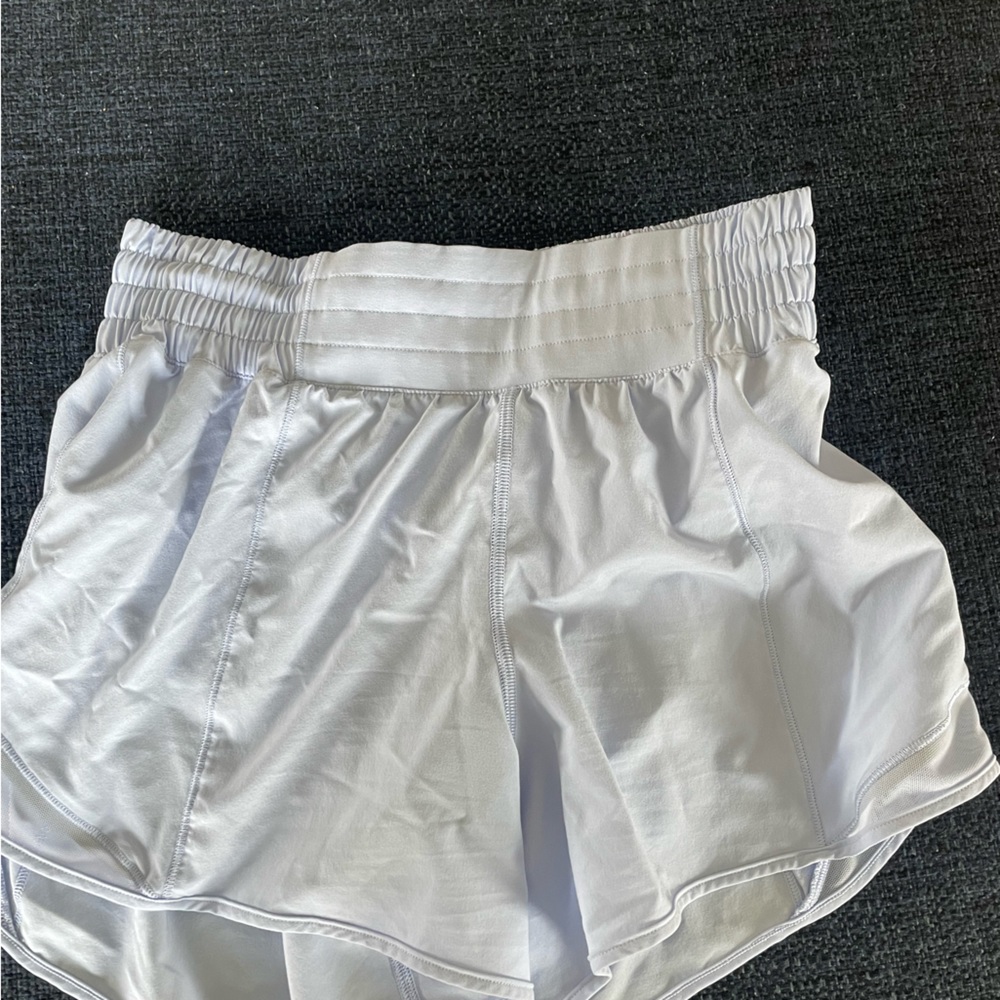 NWOT HOTTY HOT 4” inseam